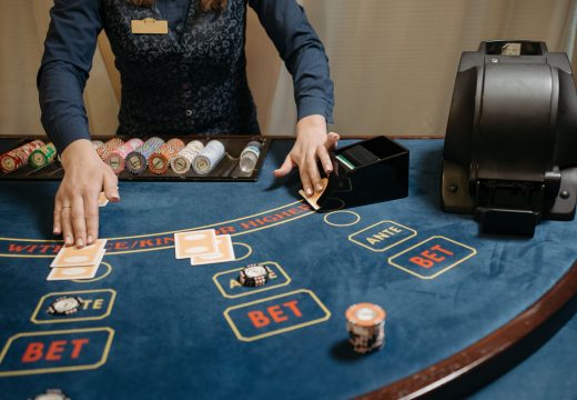 Ultimate Strategy to Beat the Dealer in Online Blackjack